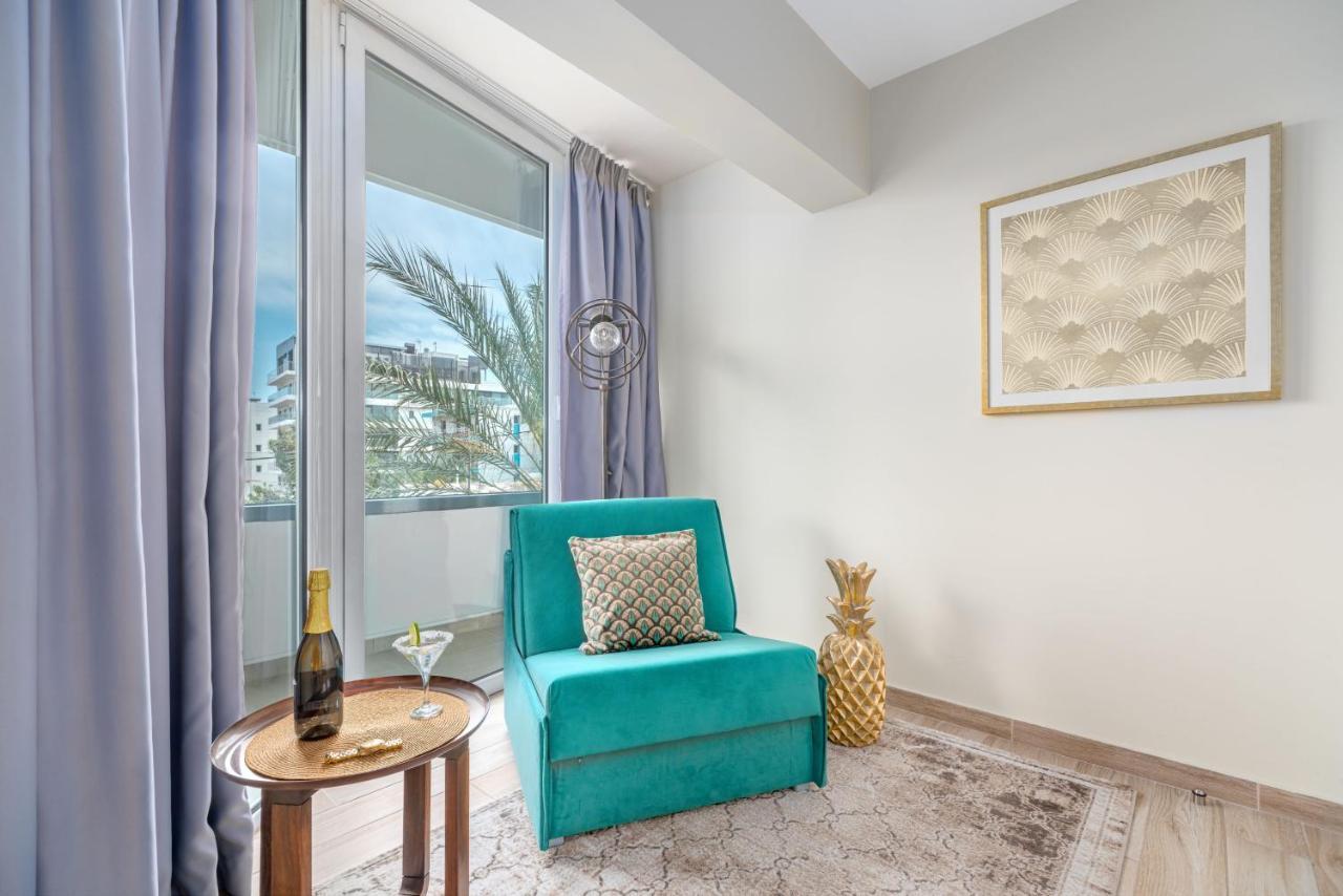 Maison 66, Riviera Atene