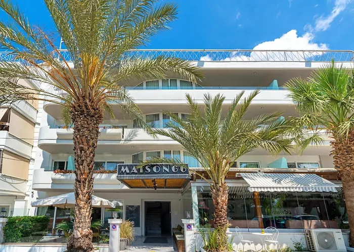 Maison 66, Riviera Hotels
